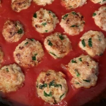 chicken meatballs in tomato sauce