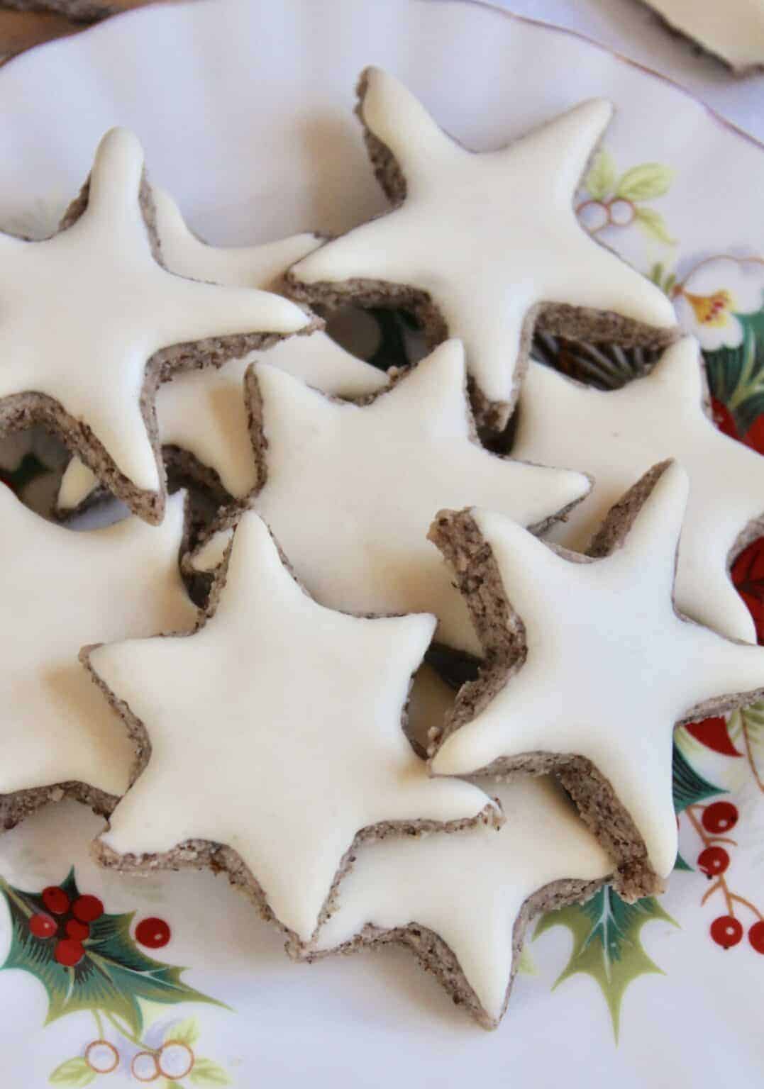 German cinnamon stars cookies, zimtsterne 